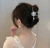 Glimm flower metal gold hair claw clips with white pearl elegant design non-slips large hair clamp clips for women hair accessories camellia hair barrette ornaments set of 1